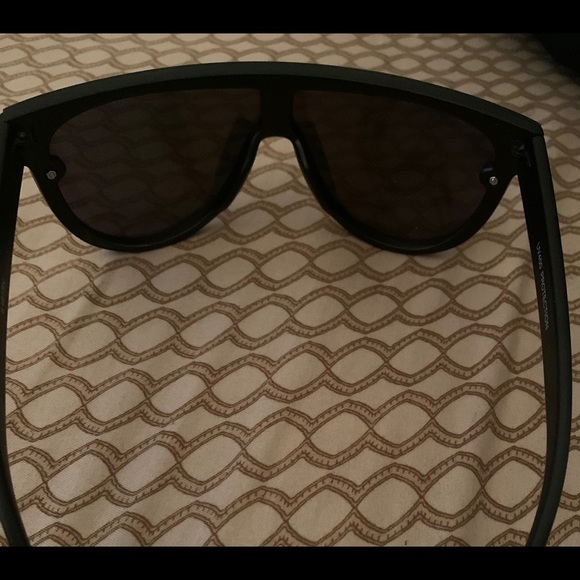 Reflective sunglasses - Picture 2 of 2